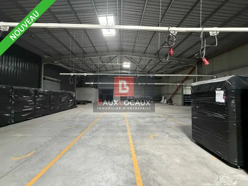 Entrepôt / Activité à louer - Bollène (84500) - 9000 m² - 34 500 €/mois