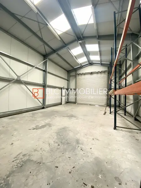 Entrepôt / Activité à louer - Marseille 12 (13012) - 295 m² - 3 441 €/mois