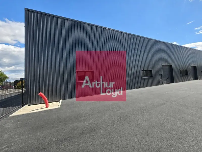 Entrepôt / Activité à louer - Aubière (63170) - 200 m² - 2 000 €/mois