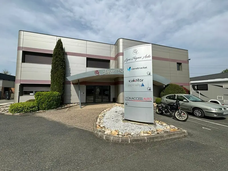 Local Commercial à louer - Miribel (01700) - 90 m² - 900 €/mois