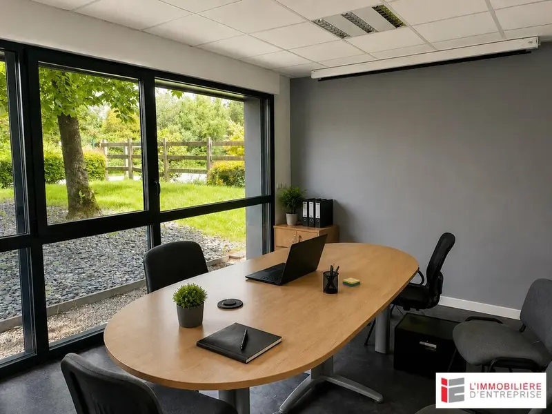 Entrepôt / Activité à louer - La Chapelle-Des-Fougeretz (35520) - 320 m² - 2 ...