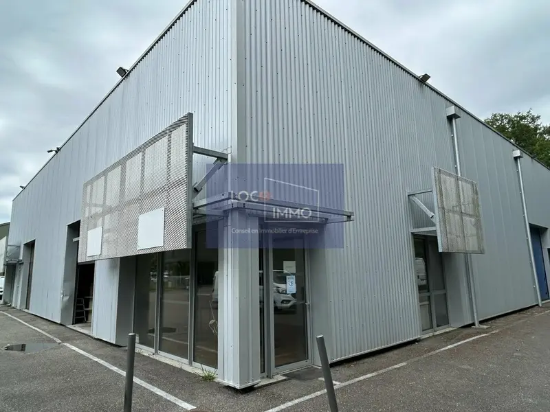 Entrepôt / Activité à louer - Pessac (33600) - 196 m² - 1 912 €/mois