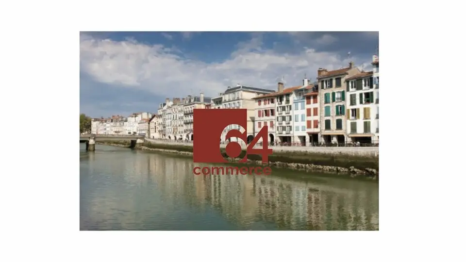 MURS LIBRES ENVIRON 30 M2 À BAYONNE