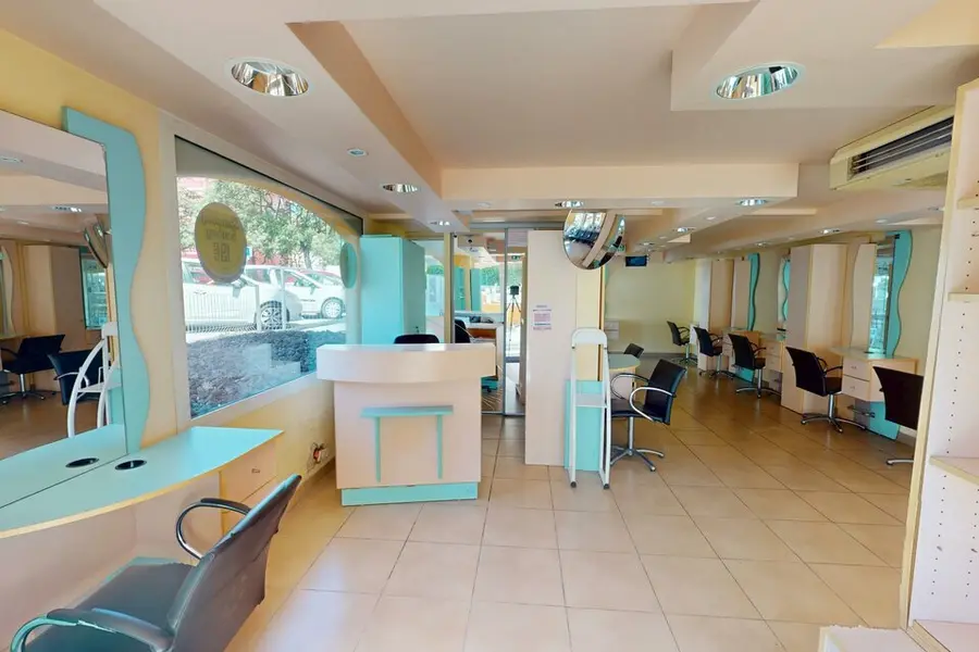Local Commercial à louer - Les Adrets-De-L'Estérel (83600) - 130 m² - 2 500 €...