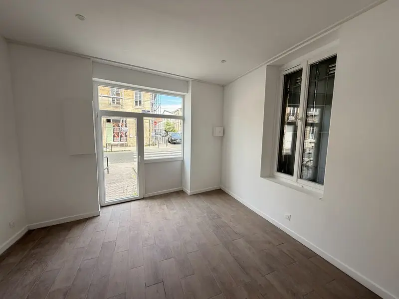 Entrepôt / Activité à louer - Bordeaux (33300) - 17 m² - 379 €/mois