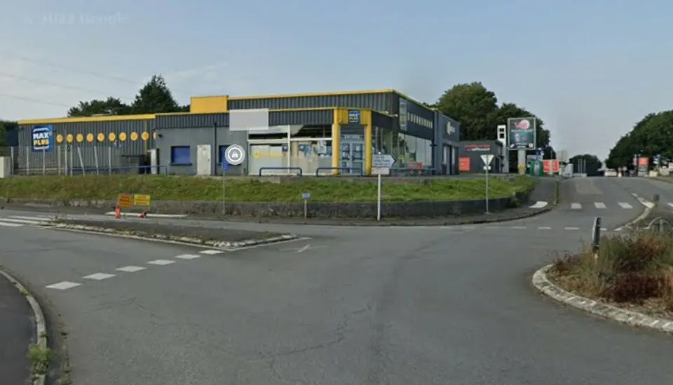 Local Commercial à louer - Gouesnou (29850) - 1039 m² - 7 400 €/mois