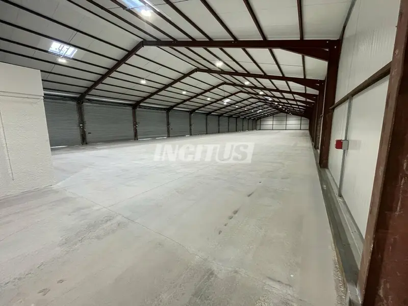 A vendre Entrepôt 1660m² Bon-Encontre