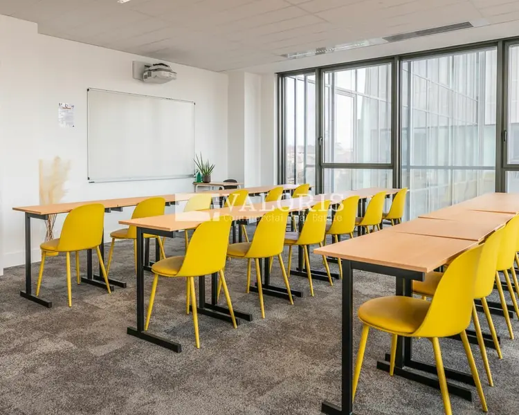 Bureau à louer - Villeurbanne (69100) - 1040 m²