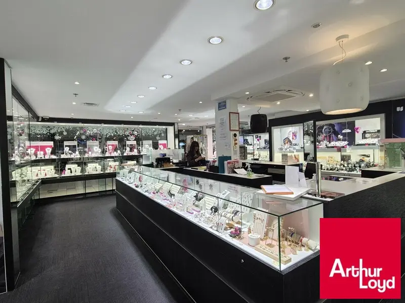 Fonds de commerce à vendre - Boutiques spécialisées - Urrugne (64122) - 165 0...