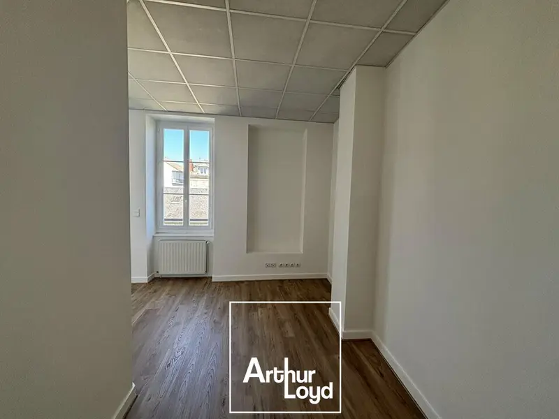 Bureau à louer - Brive-La-Gaillarde (19100) - 17 m² - 420 €/mois