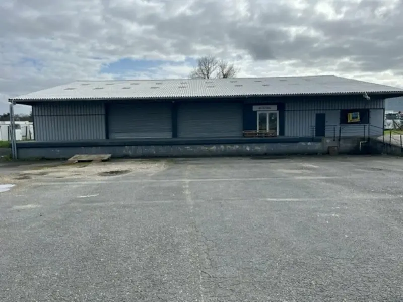 Entrepôt / Activité à vendre - Saint-Loubès (33450) - 1300 m²