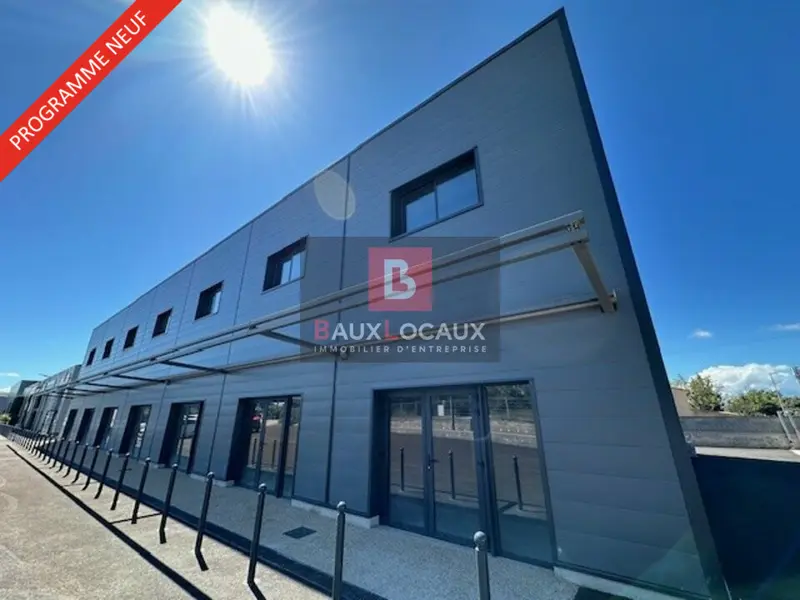 Bureau à louer - Vedène (84270) - 255 m² - 3 612 €/mois