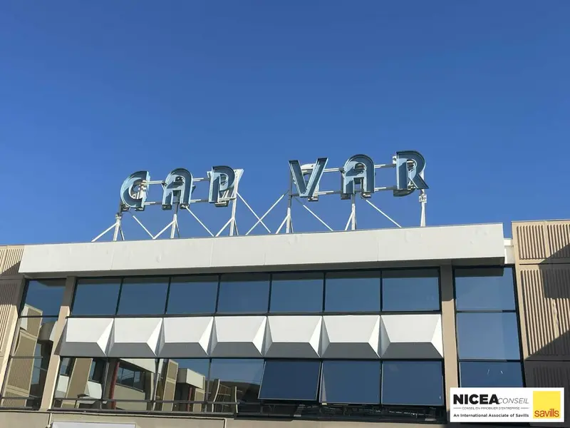 Bureau à louer - Saint-Laurent-Du-Var (06700) - 177 m² - 3 613 €/mois