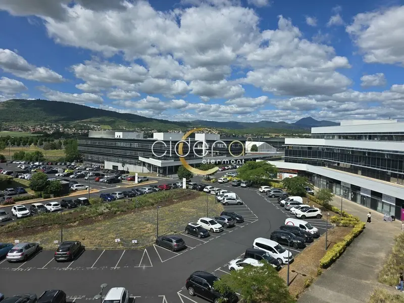 Bureau à louer - Cournon-D'Auvergne (63800) - 65 m² - 833 €/mois