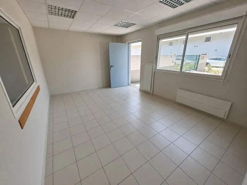  ALOUER BUREAU DE 36 m2 ZI ECOPOLIS MARTIGUES