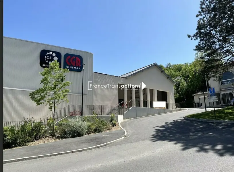 Local Commercial à louer - Castres (81100) - 300 m² - 2 000 €/mois