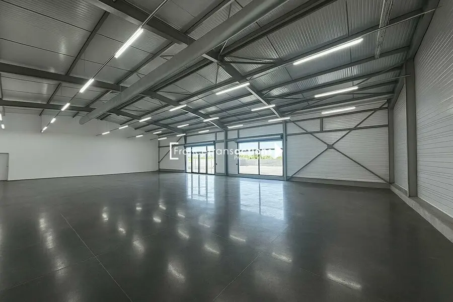 Local Commercial à louer - Castelnaudary (11400) - 643 m² - 8 000 €/mois