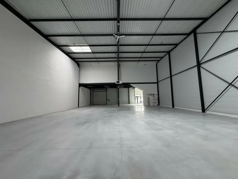 Entrepôt / Activité à vendre - Gretz-Armainvilliers (77220) - 806 m²