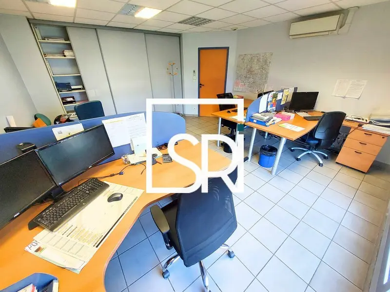 Bureau à louer - Clermont-Ferrand (63000) - 276 m² - 3 333 €/mois