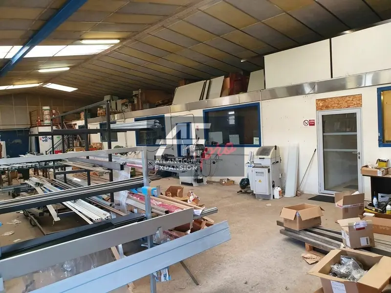 Entrepôt / Activité à louer - Drefféac (44530) - 743 m² - 3 500 €/mois