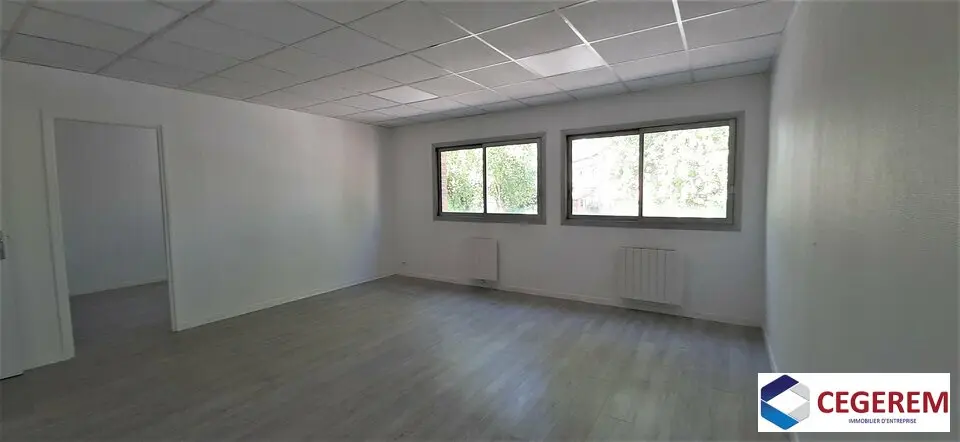 Bureau à louer - Lisses (91090) - 120 m² - 1 200 €/mois
