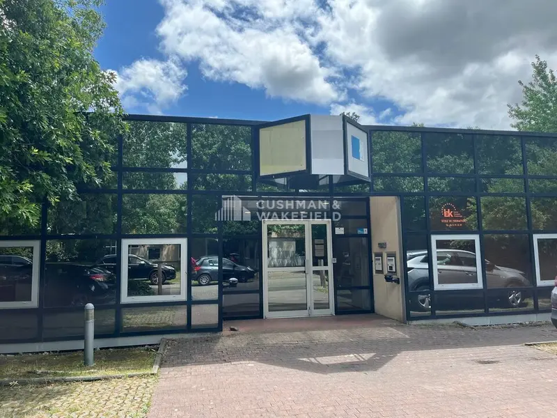 Bureau à louer - Pessac (33600) - 179 m² - 2 208 €/mois