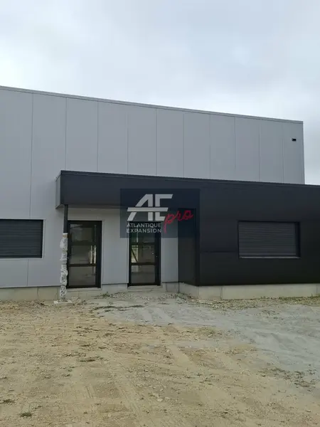 Entrepôt / Activité à louer - Saint-André-Des-Eaux (44117) - 114 m² - 1 000 €...