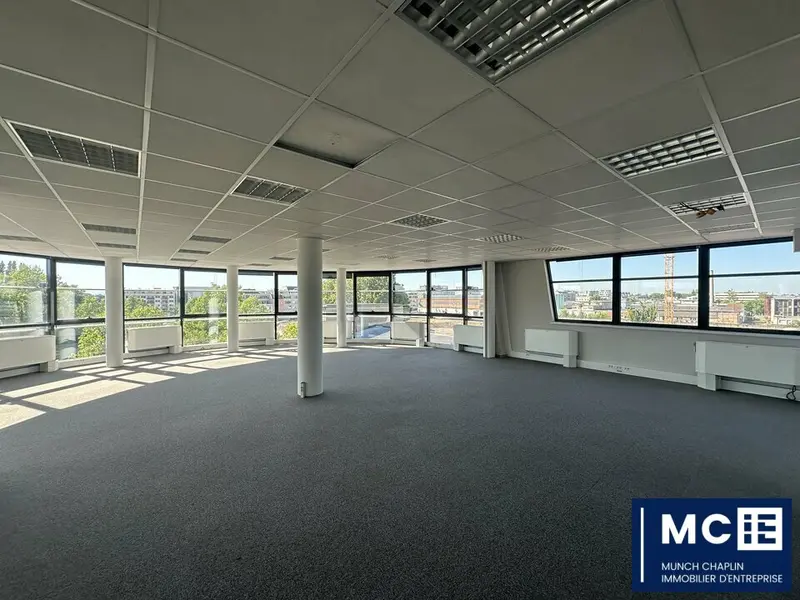 Bureau à louer - Strasbourg (67100) - 918 m² - 9 562 €/mois