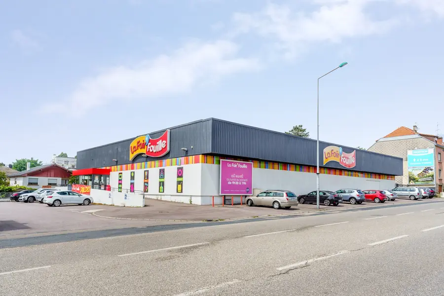 Local Commercial à louer - Folkling (57600) - 2600 m² - 12 500 €/mois