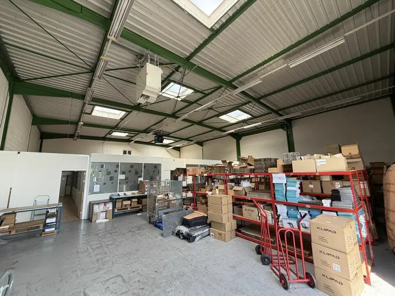 Entrepôt / Activité à vendre - Saint-Thibault-Des-Vignes (77400) - 508 m²