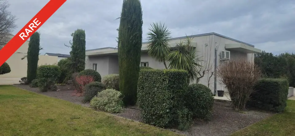 Bureau à louer - Entraigues-Sur-La-Sorgue (84320) - 110 m² - 1 800 €/mois