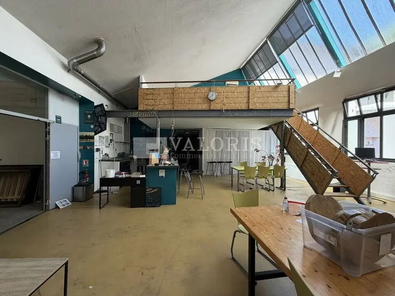 A louer Local commercial  445m² Lyon 09