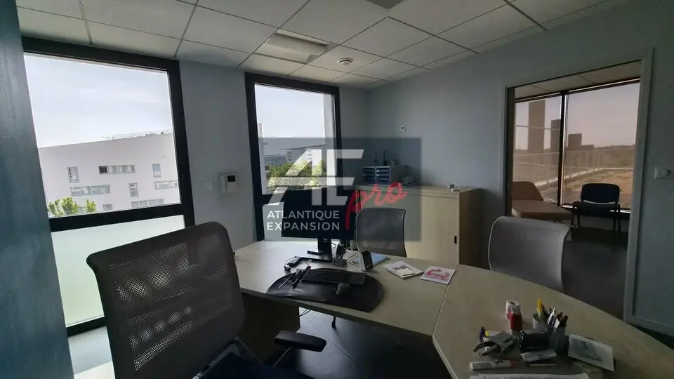 À VENDRE  Plateau de bureaux aménagé à usage médical / paramédical