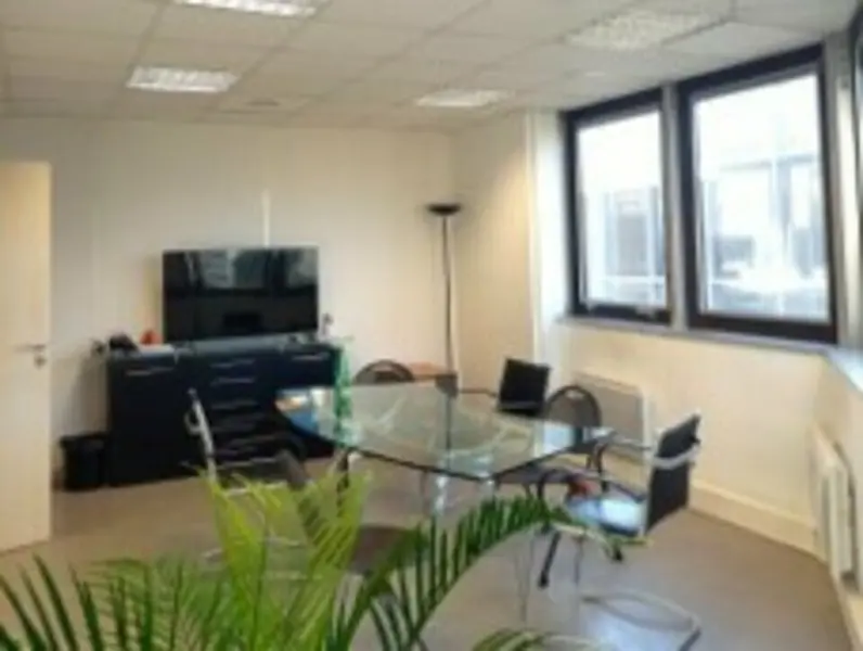 Bureau à louer - Bruges (33520) - 190 m² - 1 820 €/mois