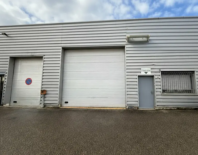 A louer Locaux d'activité 300m² Villeurbanne