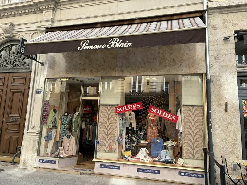 A vendre Local commercial  144.55m² Lyon 02