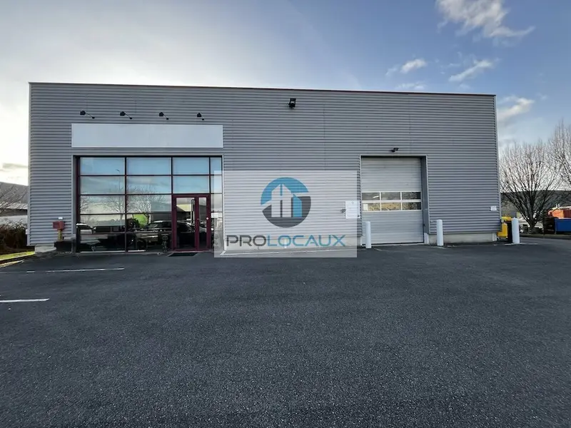 A vendre Locaux d'activité 1700m² Lacroix-Saint-Ouen