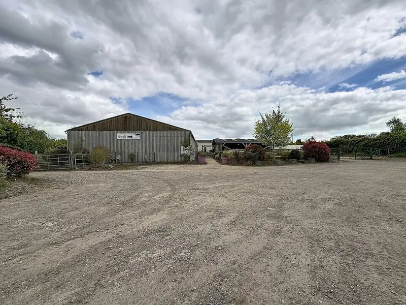 A vendre Locaux d'activité 1056m² Franqueville-Saint-Pierre