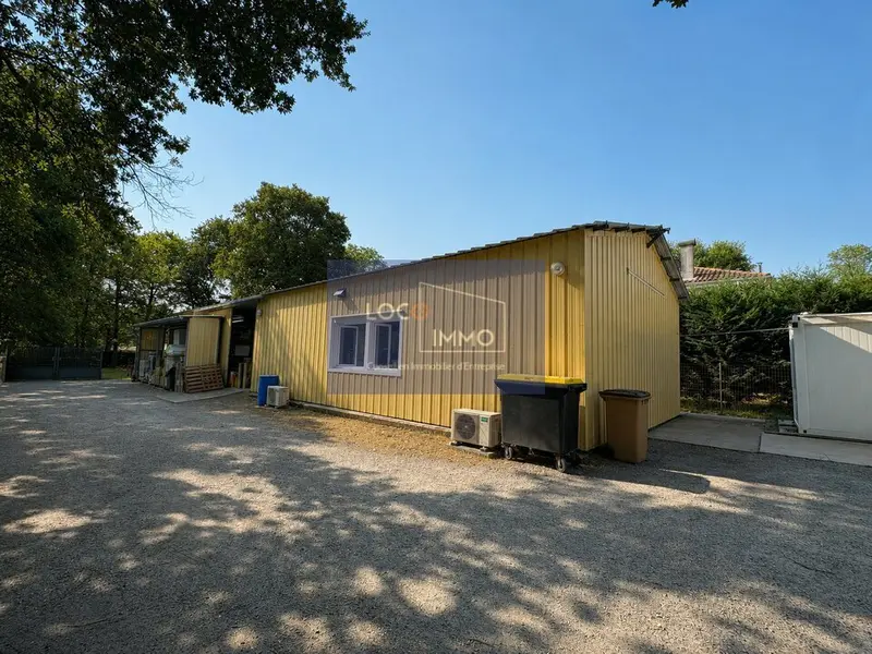 Bâtiment indépendant à vendre  Marcenais