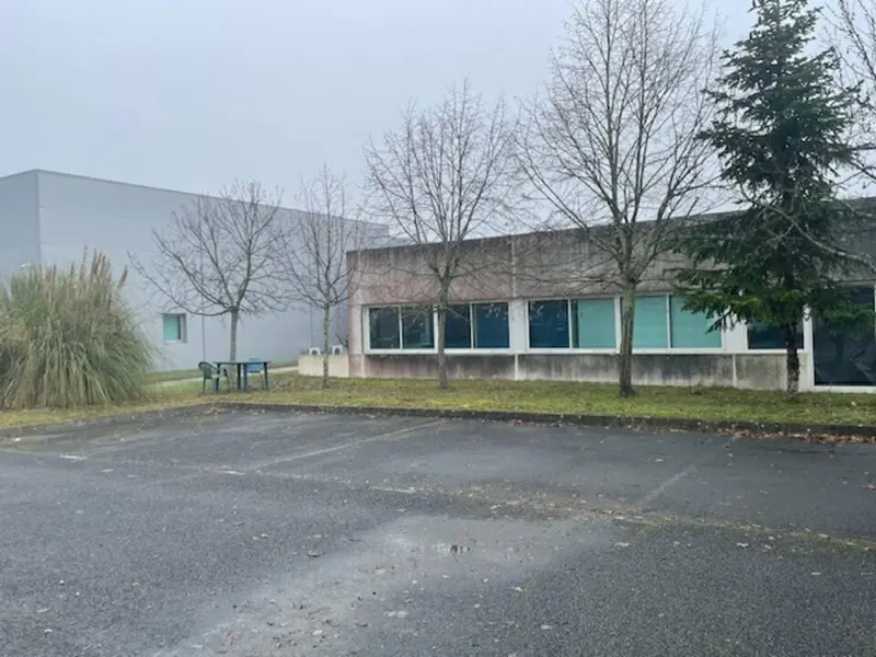 LOCAL D'ACTIVITE 1770 M² A LOUER A LORMONT