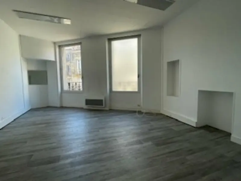 BUREAUX A LOUER 3 PIECES BORDEAUX GAMBETTA