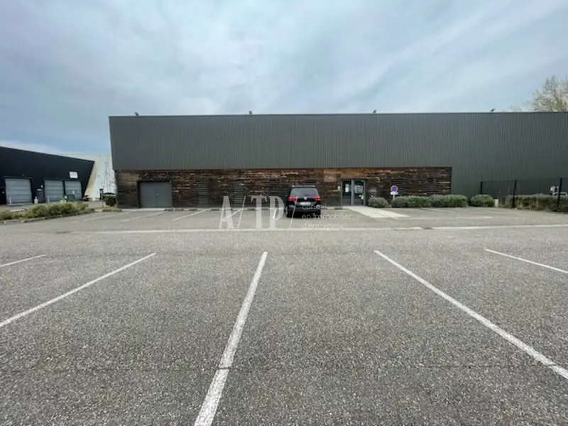 LOCAL COMMERCIAL - MERIGNAC AEROPORT / LE HAILLAN A LOUER