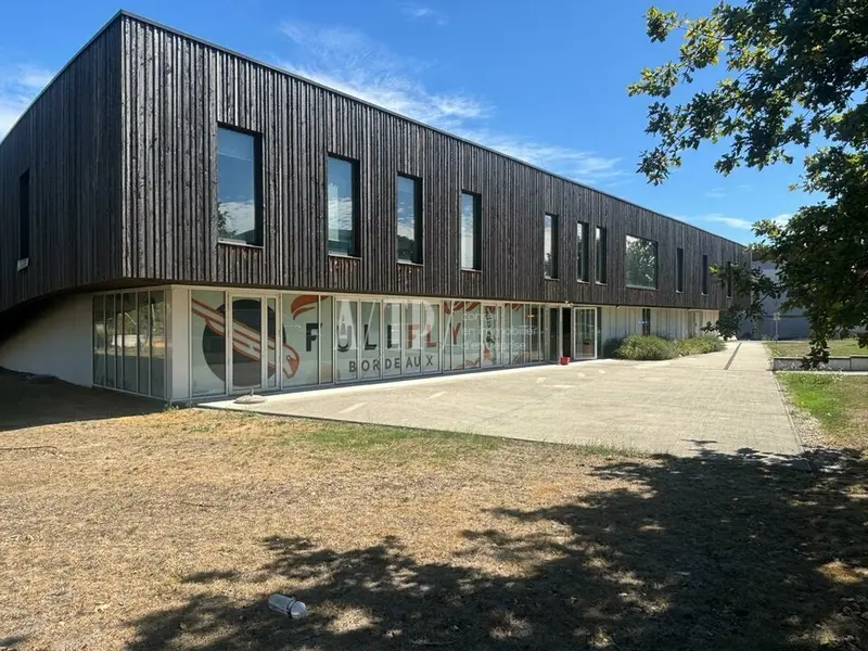 A louer Local commercial  380m² Mérignac